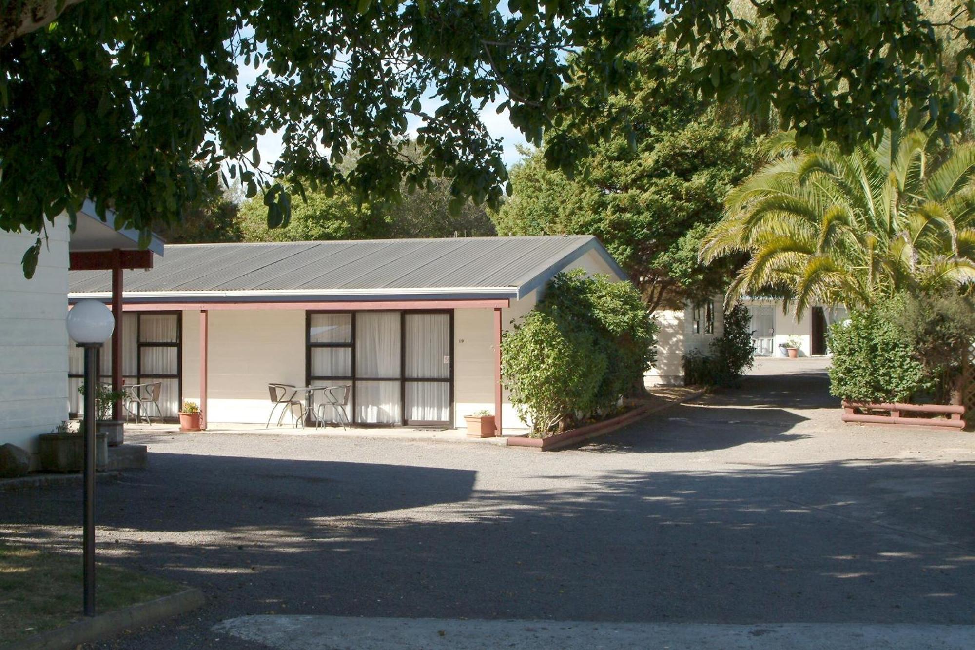 Camellia Court Family Motel Taupomeer Buitenkant foto