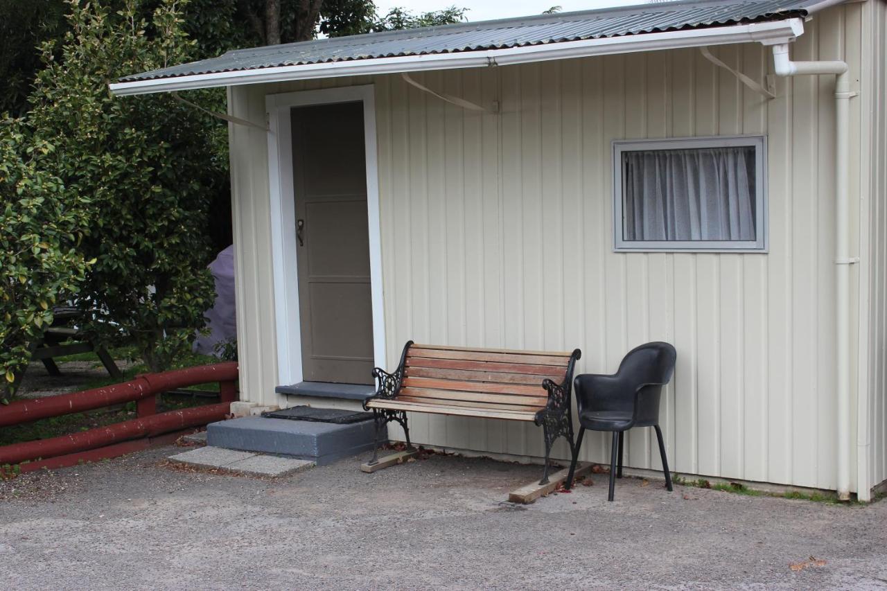 Camellia Court Family Motel Taupomeer Buitenkant foto