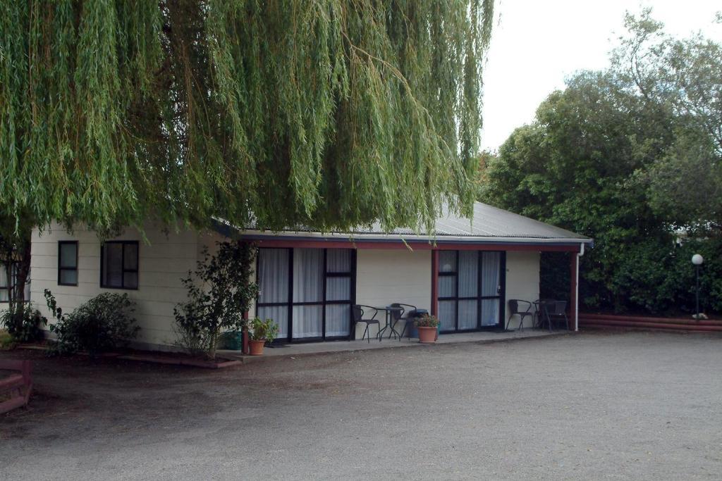 Camellia Court Family Motel Taupomeer Buitenkant foto